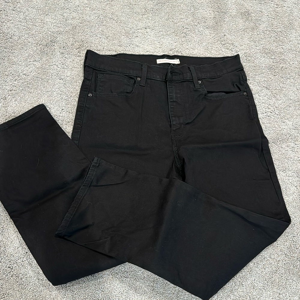 Levi’s 724 high rise straight crop in black